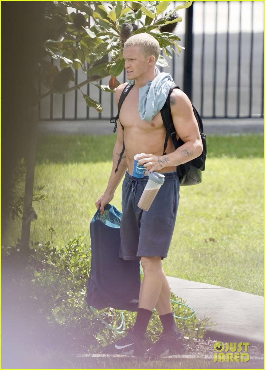 shirtless cody simpson leaves pool after morning training session 03