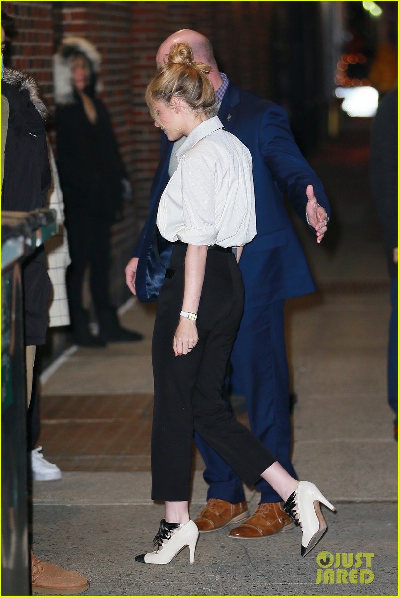 kristen stewart at colbert taping 03