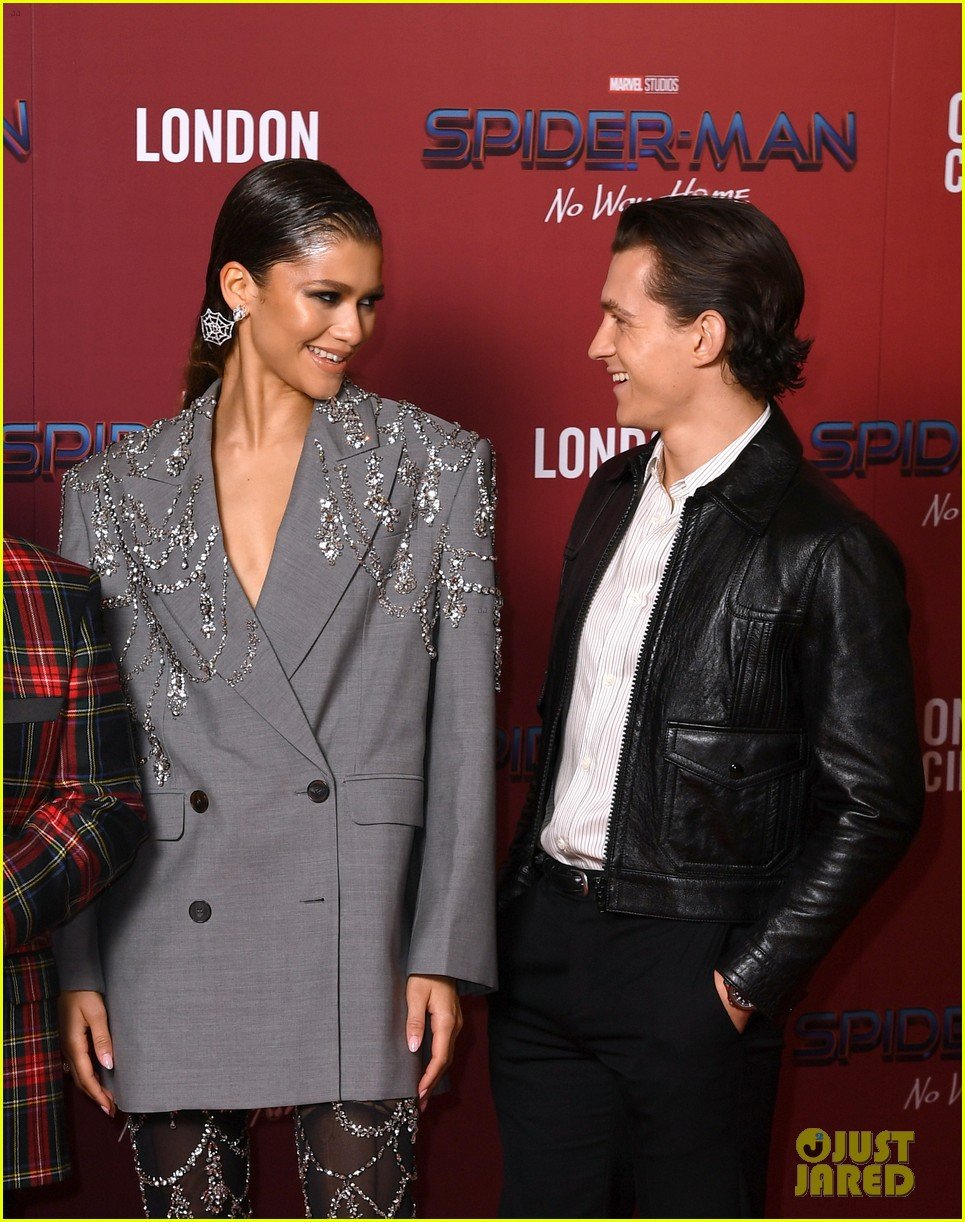 tom holland zendaya spending time in london with his family 04