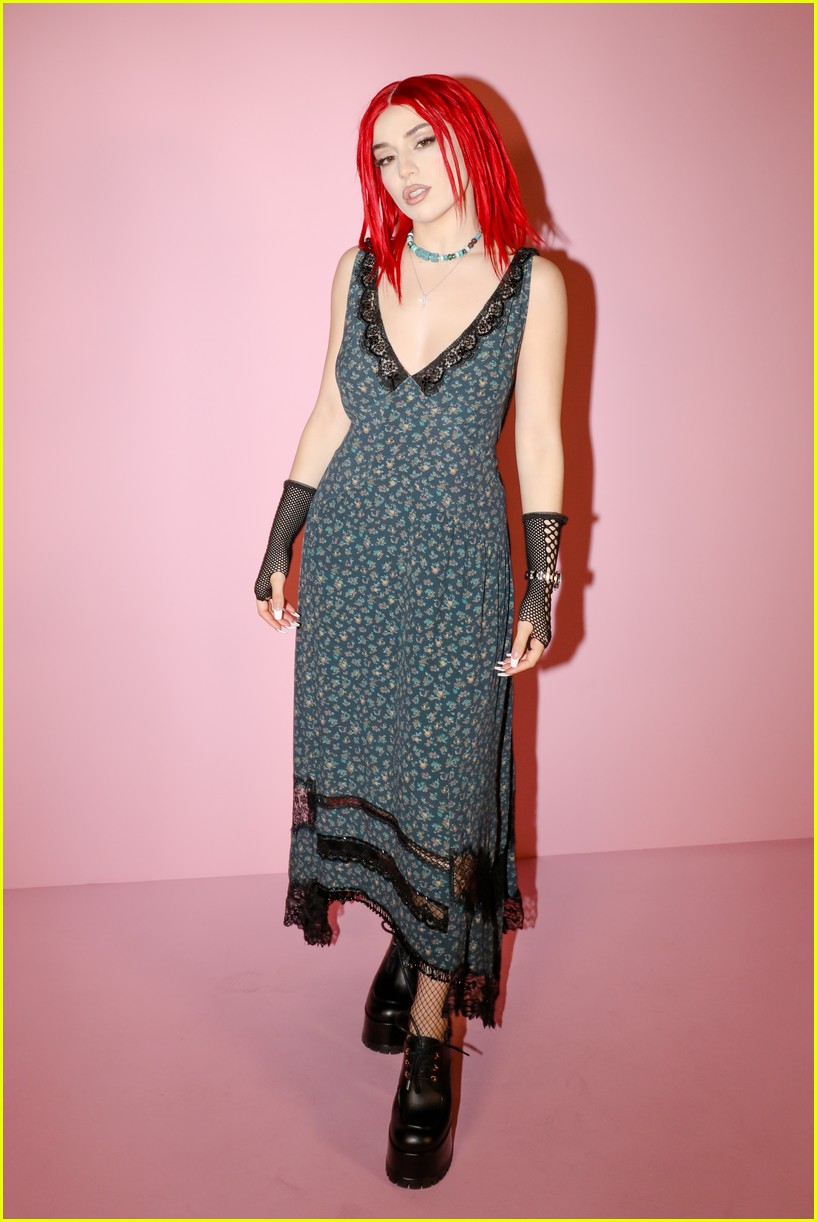 Full Sized Photo of angus cloud quenlin blackwell more attend coach