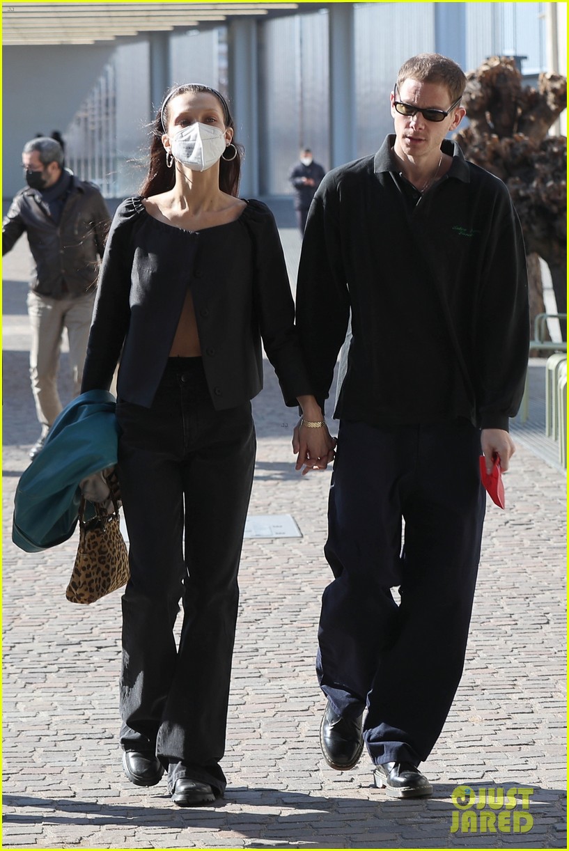 Full Sized Photo of bella hadid marc kalman hold hands milan 06 | Bella ...