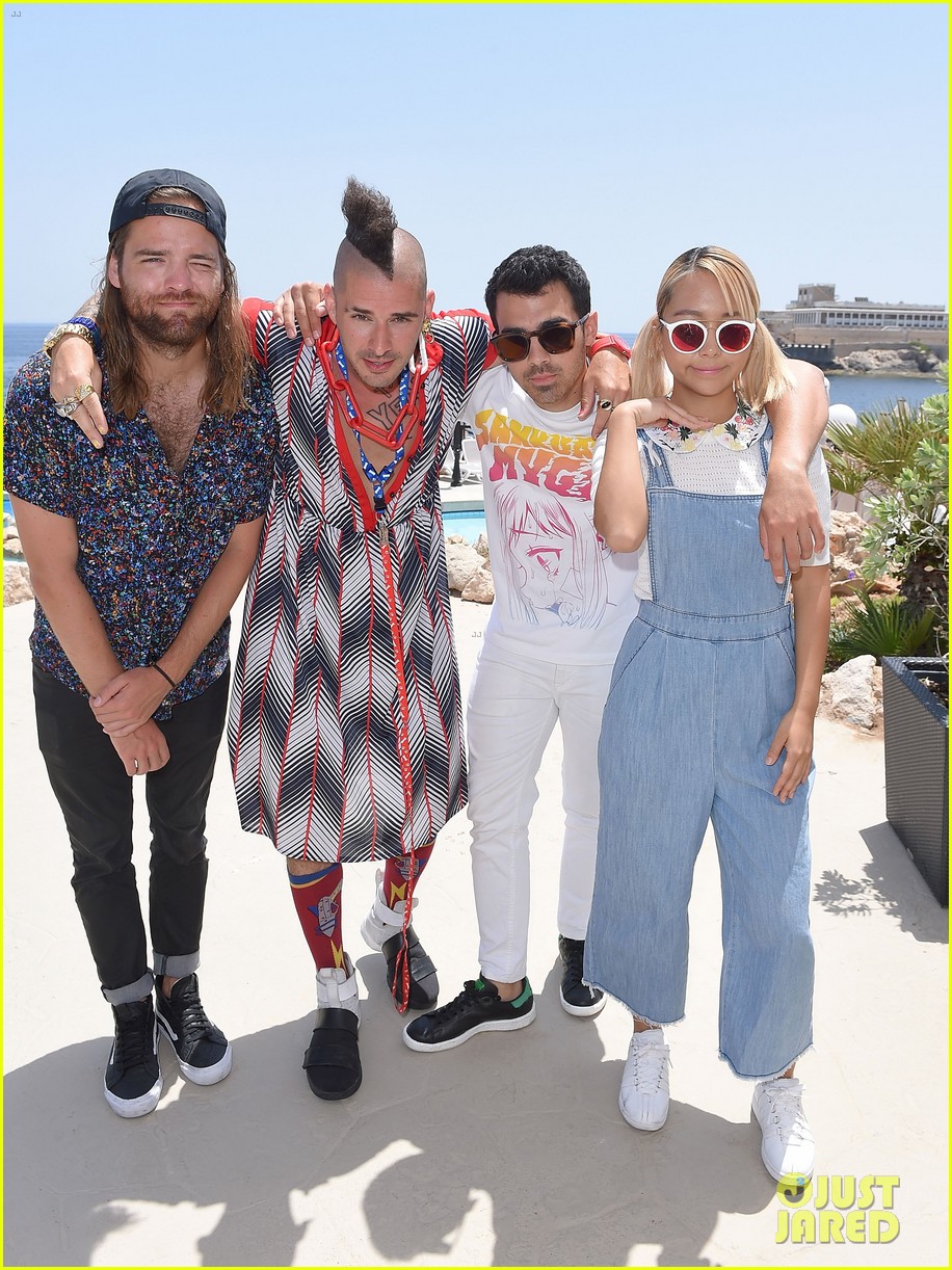 joe jonas announces dnce comeback teases upcoming new music 05
