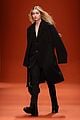 bella gigi hadid slay the runway in tods milan fashion show 06