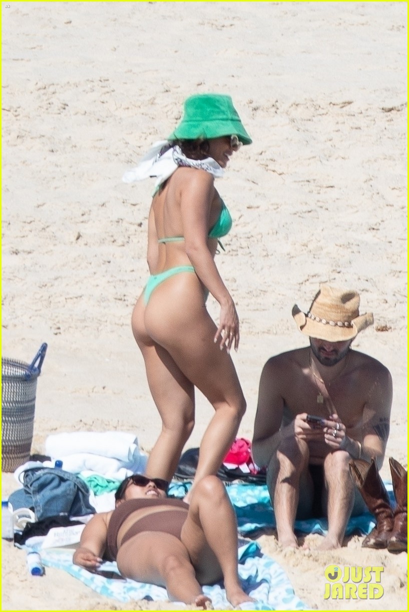 Celebrity Vanessa Hudgens Body Type One - At the Beach