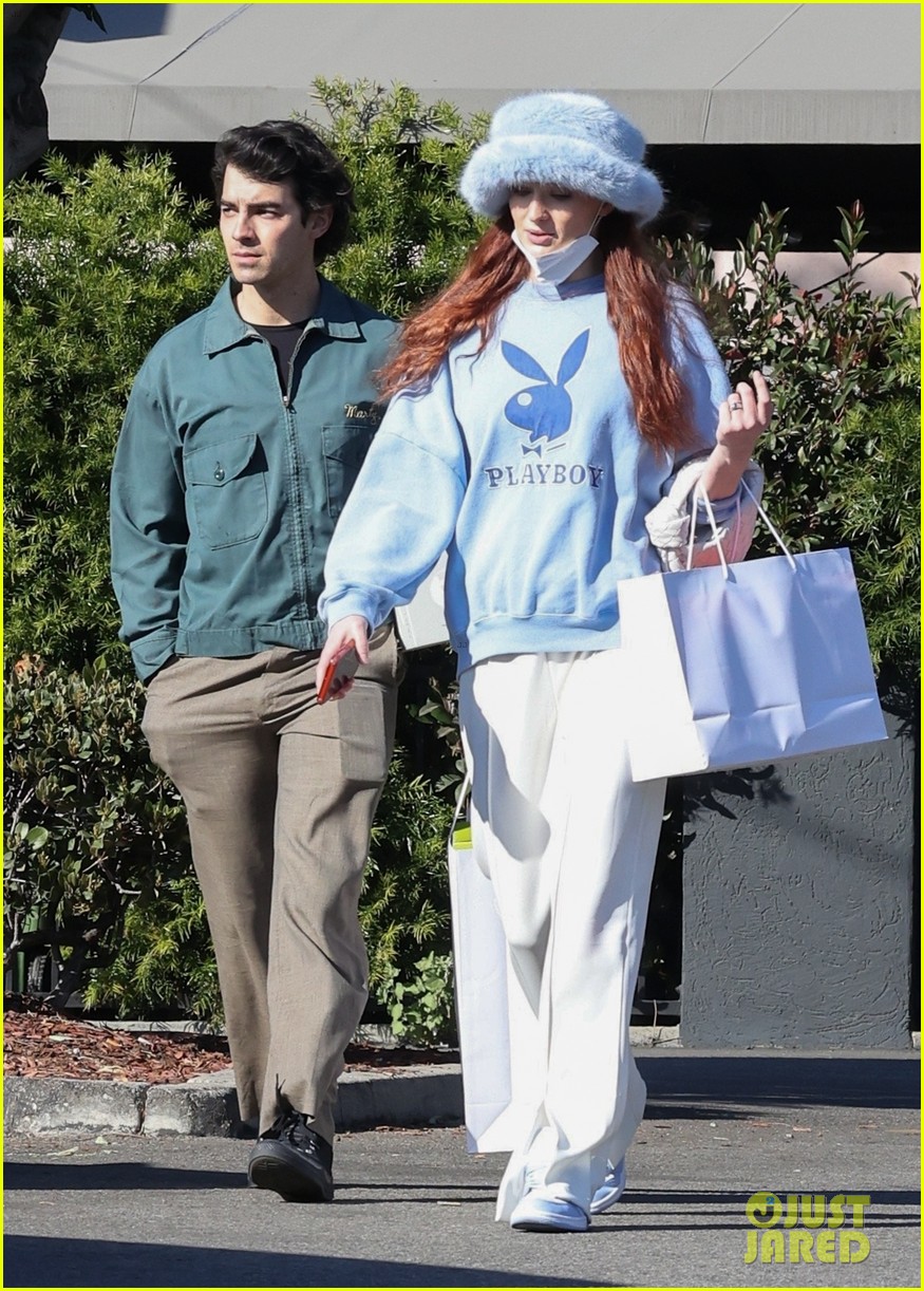 We Have New Photos of Joe Jonas & Sophie Turner from Their Thursday