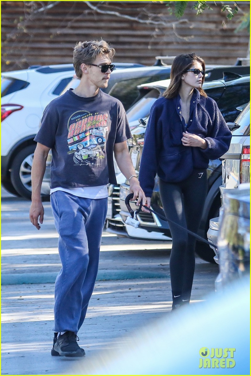 Kaia Gerber Enjoys A Day Out with Austin Butler | Photo 1337224 - Photo ...