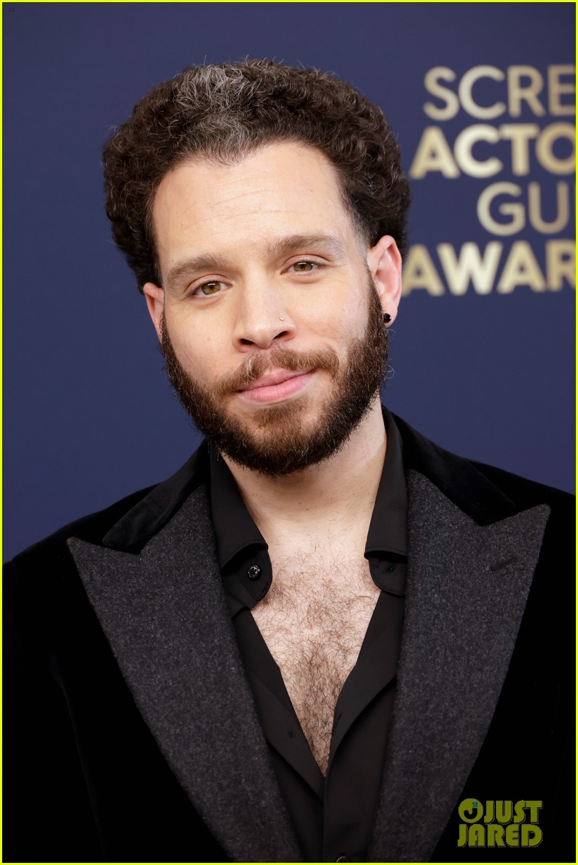 Full Sized Photo of vanessa hudgens andrew garfield step out for sag