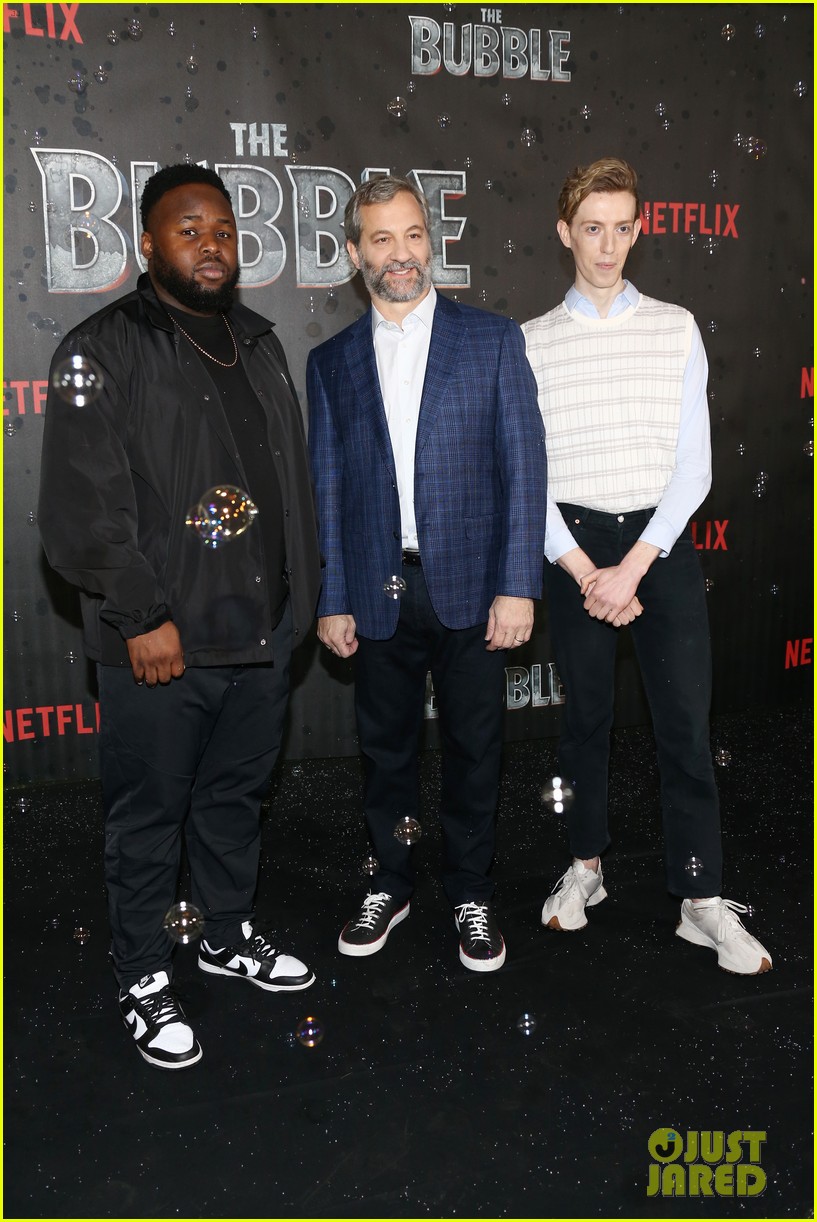 Full Sized Photo of iris apatow judd apatow leslie mann the bubble