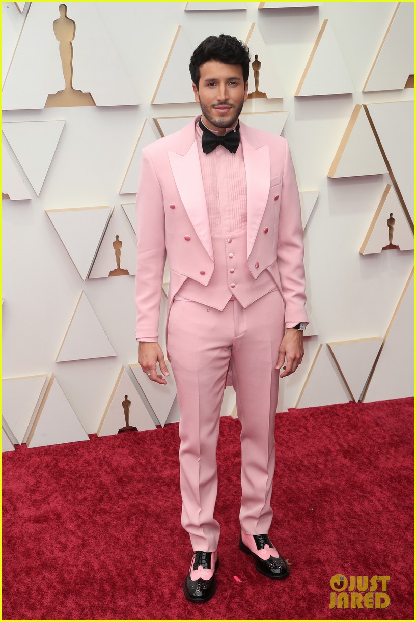 Becky G & Sebastian Yatra Join 'Encanto' Cast at Oscars 2022! | Photo