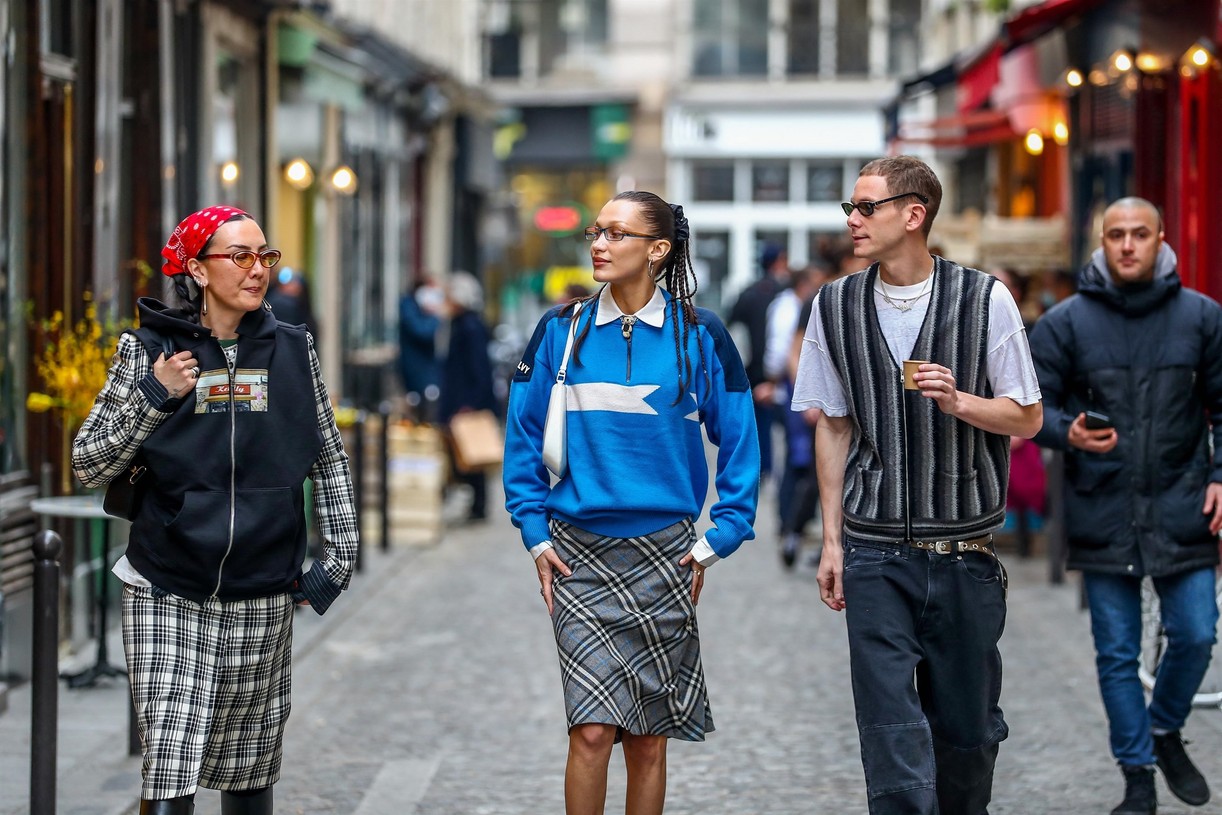Full Sized Photo of bella hadid marc kalman out in paris lunch pics 09