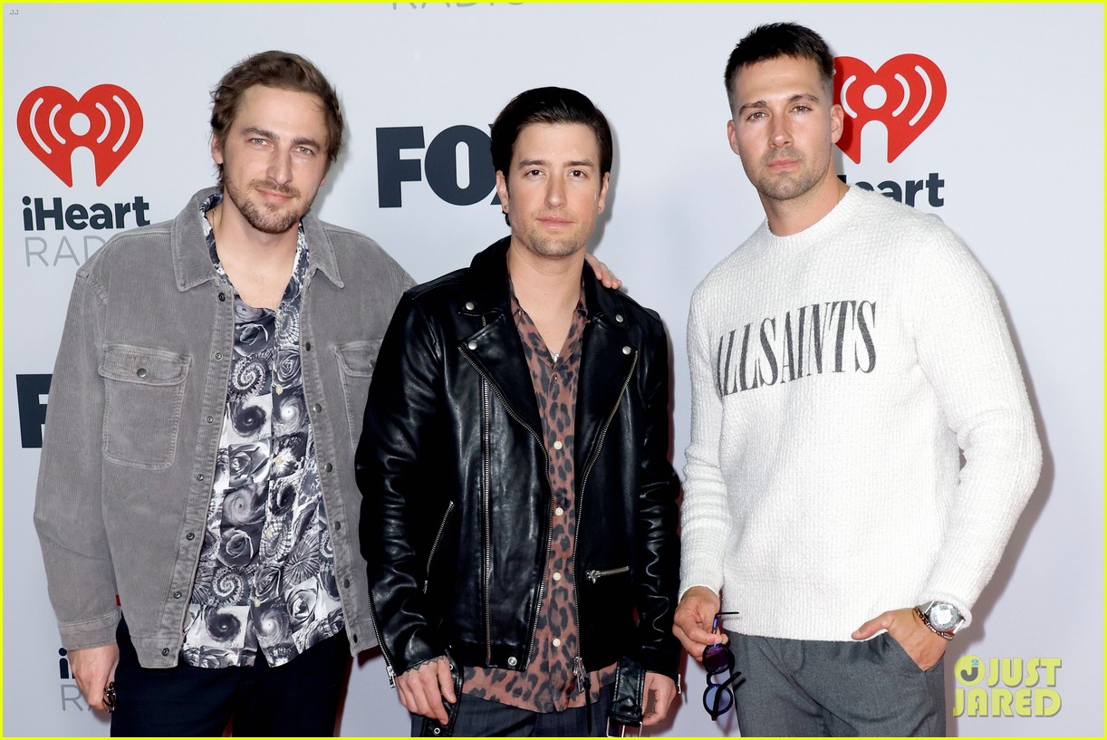 why dont we big time rush step out for iheartradio awards 14