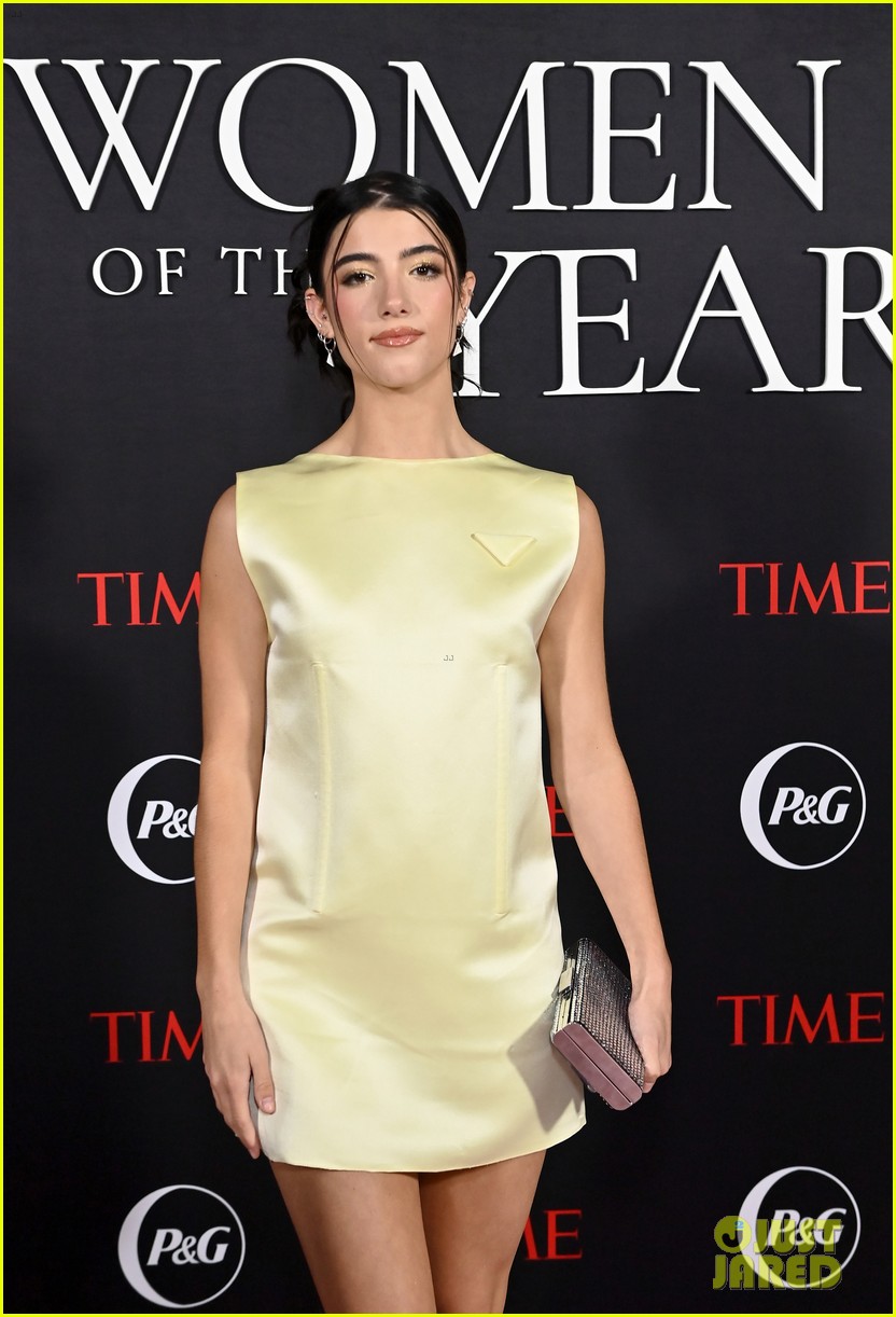 Full Sized Photo of charli damelio reveals she just moved out of her