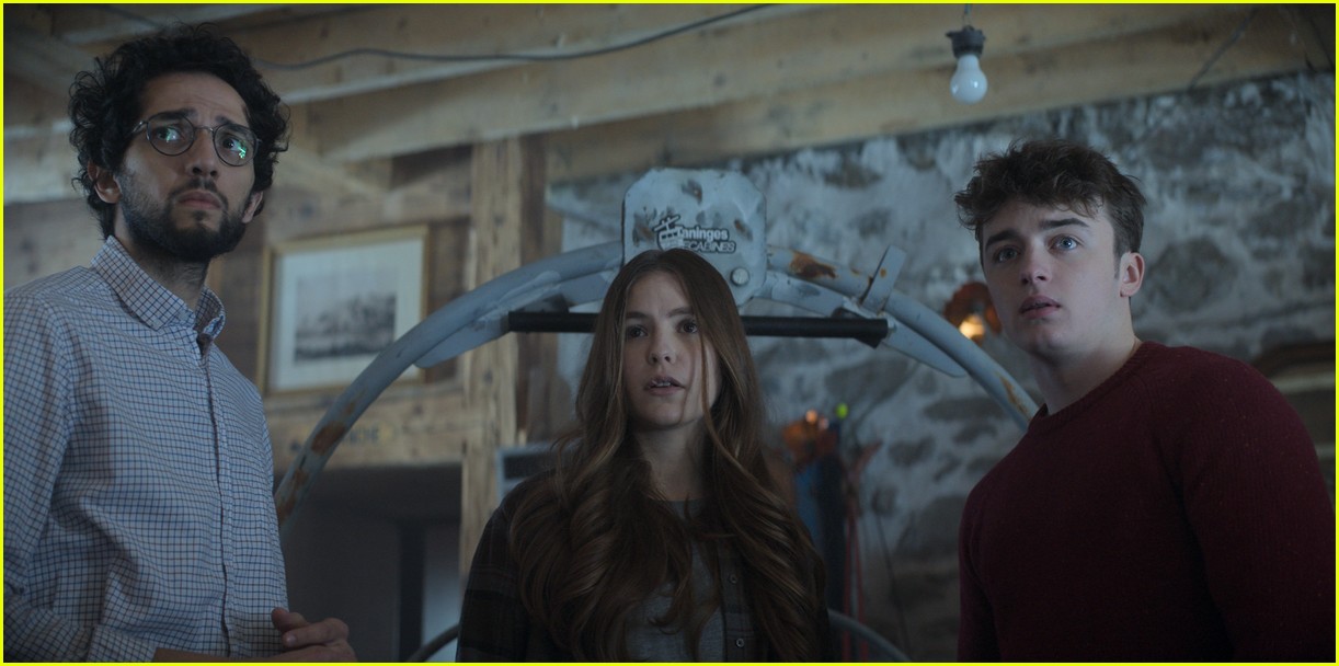 Disney+ Debuts Trailer For French SciFi Series 'Parallels' Watch