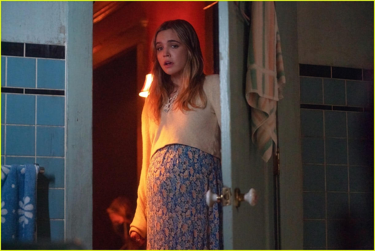 bailee madison pregnant in pretty little liars original sin first look photos 03