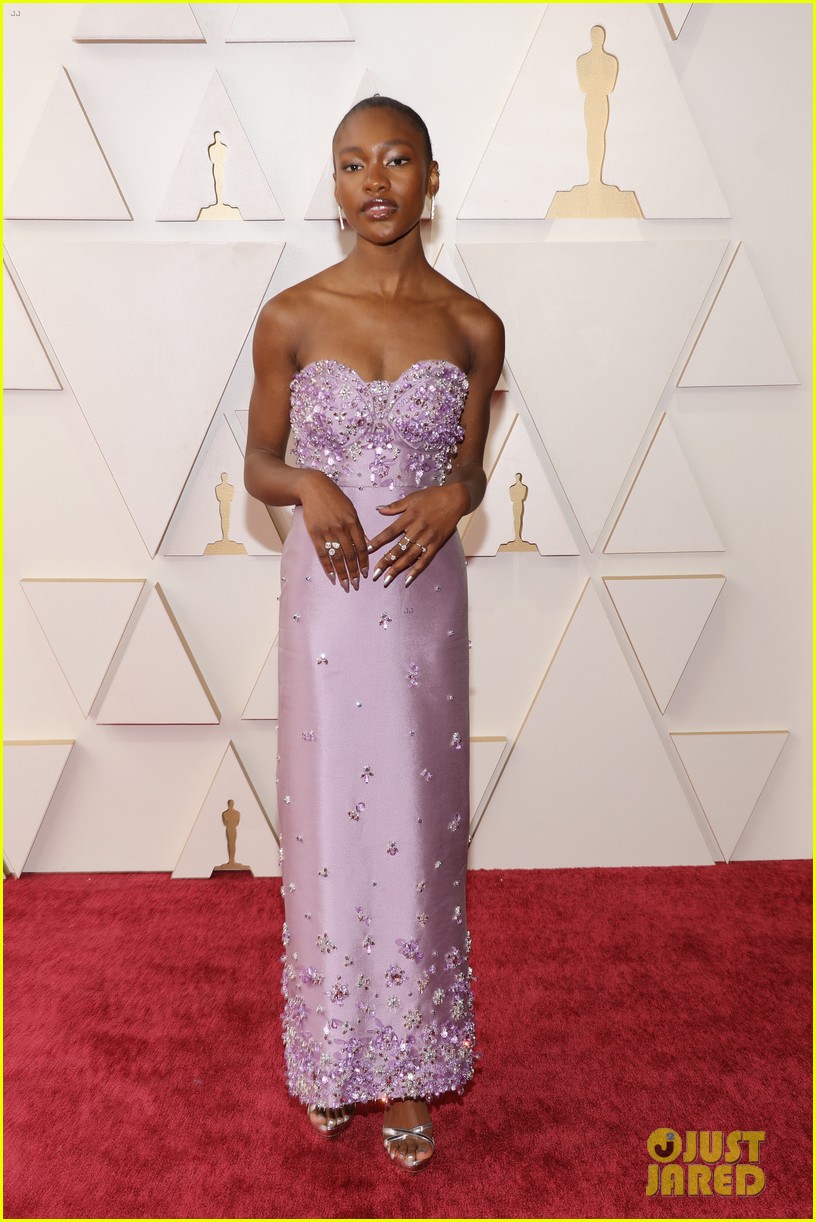 King Richard's Saniyya Sidney Twirls Her Dress at the Oscars with Demi