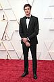 shawn mendes jacob elordi keep it classic at the oscars 2022 02