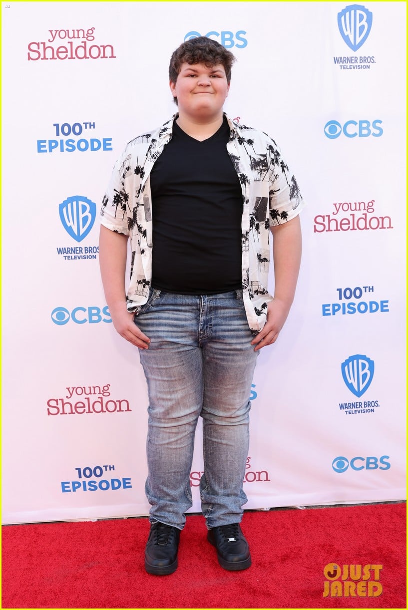 Iain Armitage & 'Young Sheldon' Cast Celebrate The Show's
