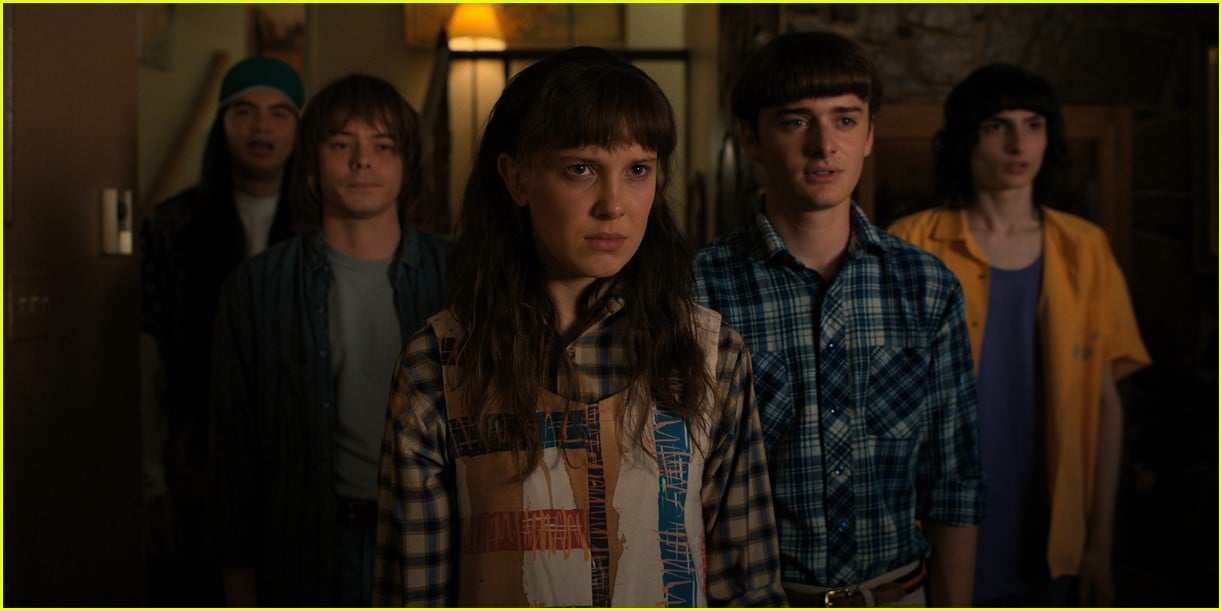 millie bobby brown finn wolfhard more star in stranger things first look photos 01