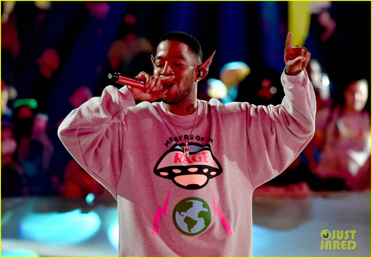 Kid Cudi Wears Pointy Ears for Kids' Choice Awards Performance Photo 1344683 Photo Gallery