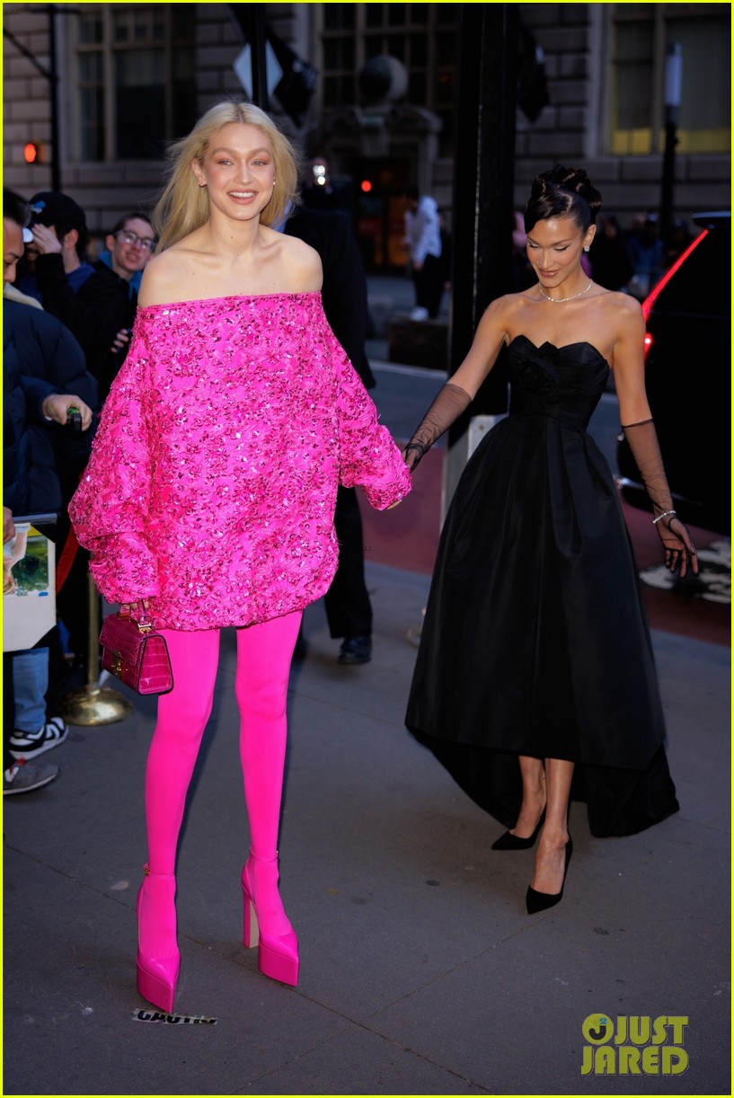 Full Sized Photo of gigi hadid bella hadid gigi hadid princes trust