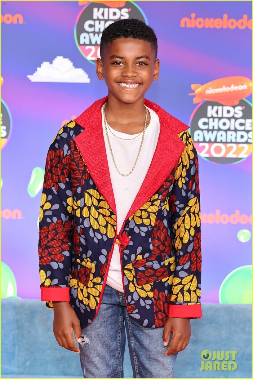 Full Sized Photo of that girl lay lay young dylan kids choice awards
