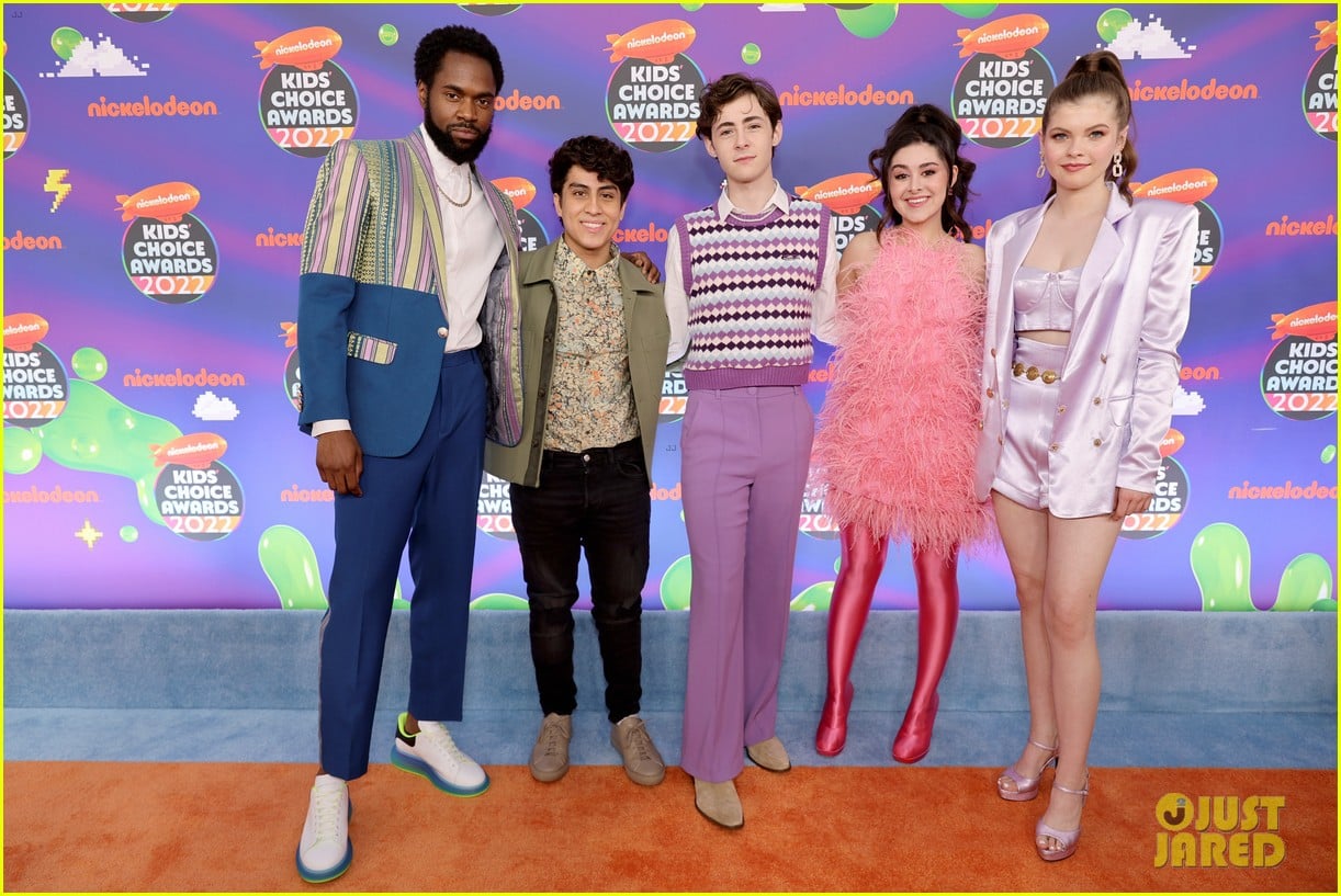 the cast of warped step out for kids choice awards after crossover sneak peek 03