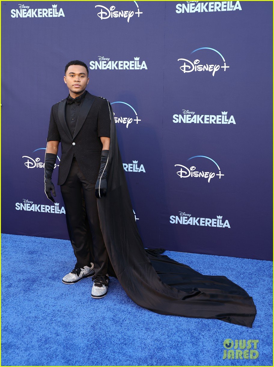 chosen jacobs wears a cape to sneakerella premiere with lexi underwood more 05