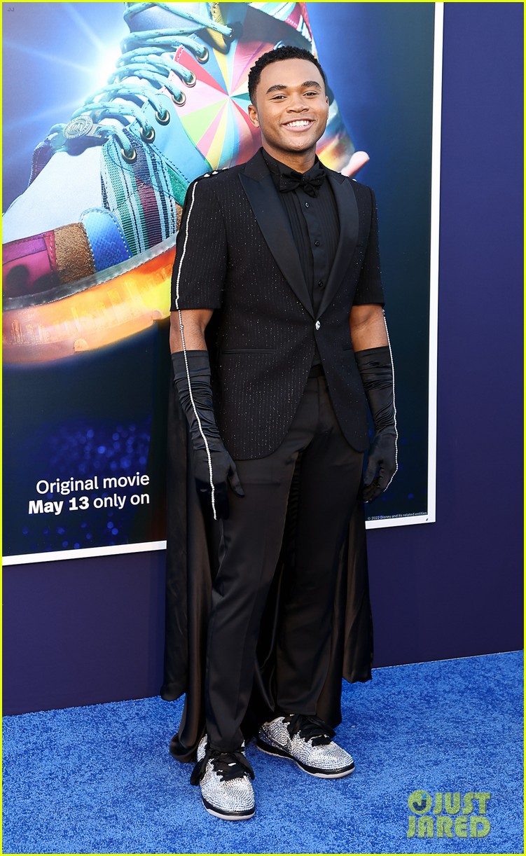 chosen jacobs wears a cape to sneakerella premiere with lexi underwood more 09