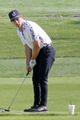 nick jonas spends the day playing golf with daren kagasoff 01