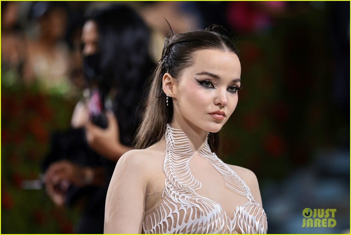 dove cameron wows at first met gala appearance 02