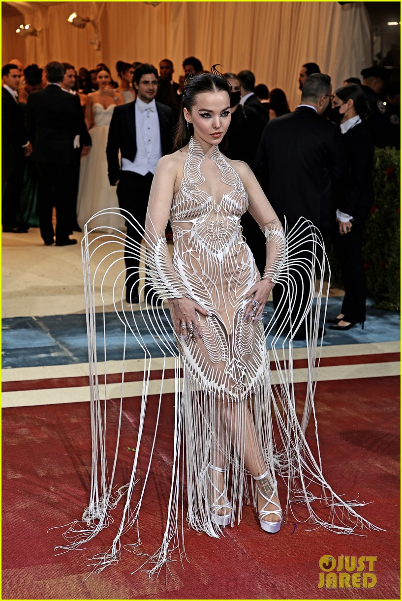 dove cameron wows at first met gala appearance 06