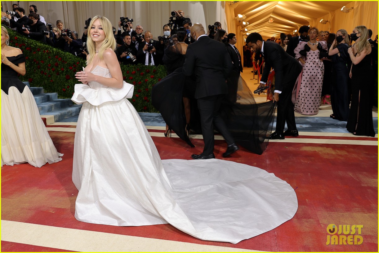 Euphoria's Sydney Sweeney & Maude Apatow Attend First Met Gala, Along ...