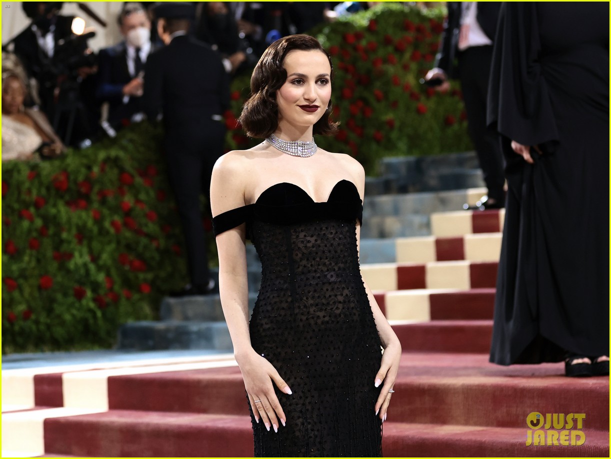 Euphoria's Sydney Sweeney & Maude Apatow Attend First Met Gala, Along