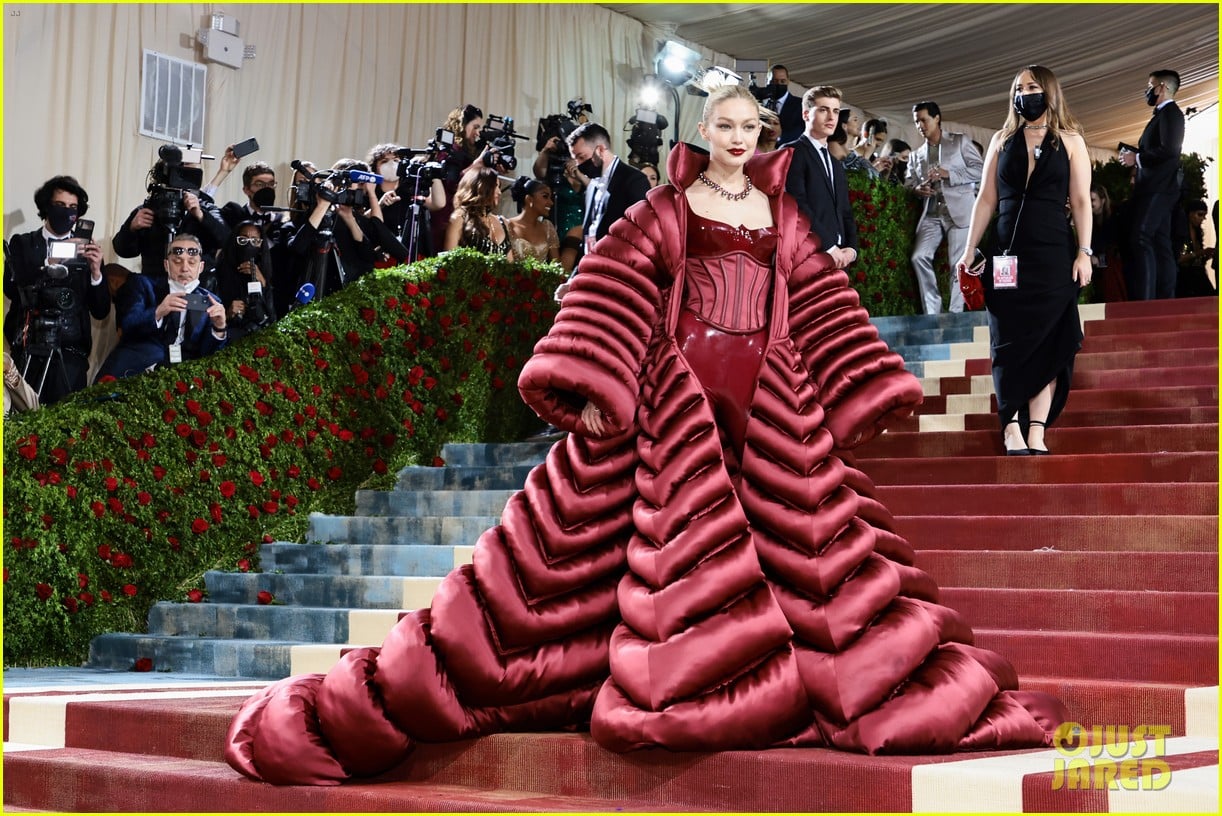 Full Sized Photo of gigi bella hadid step out for met gala 2022 10