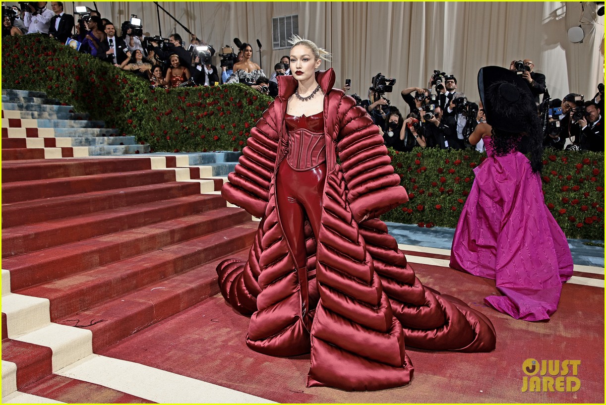 Gigi & Bella Hadid Step Out For Met Gala 2022 - Check Out Their Looks ...