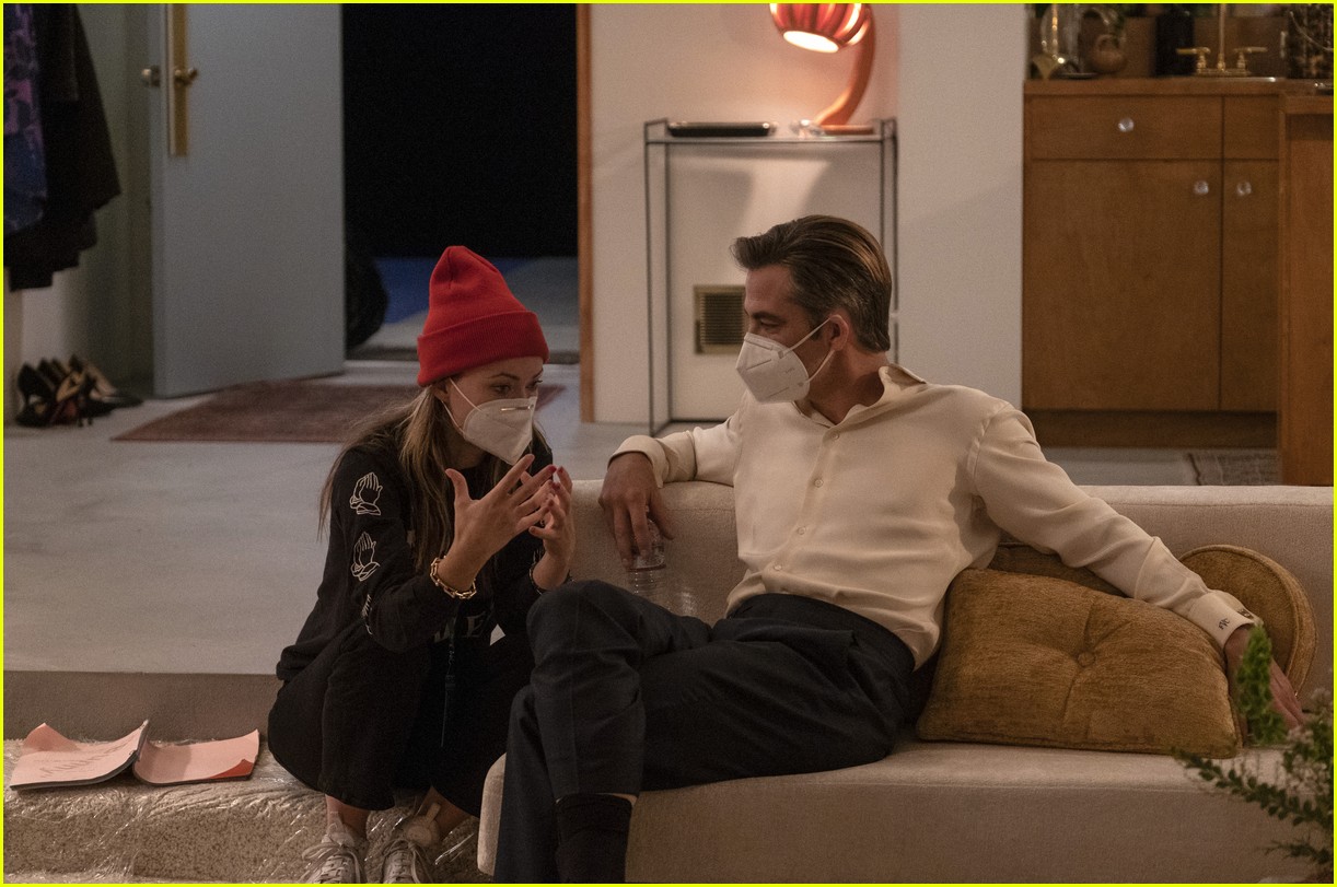 Harry Styles & Florence Pugh Lead New StarStudded 'Don't Worry Darling