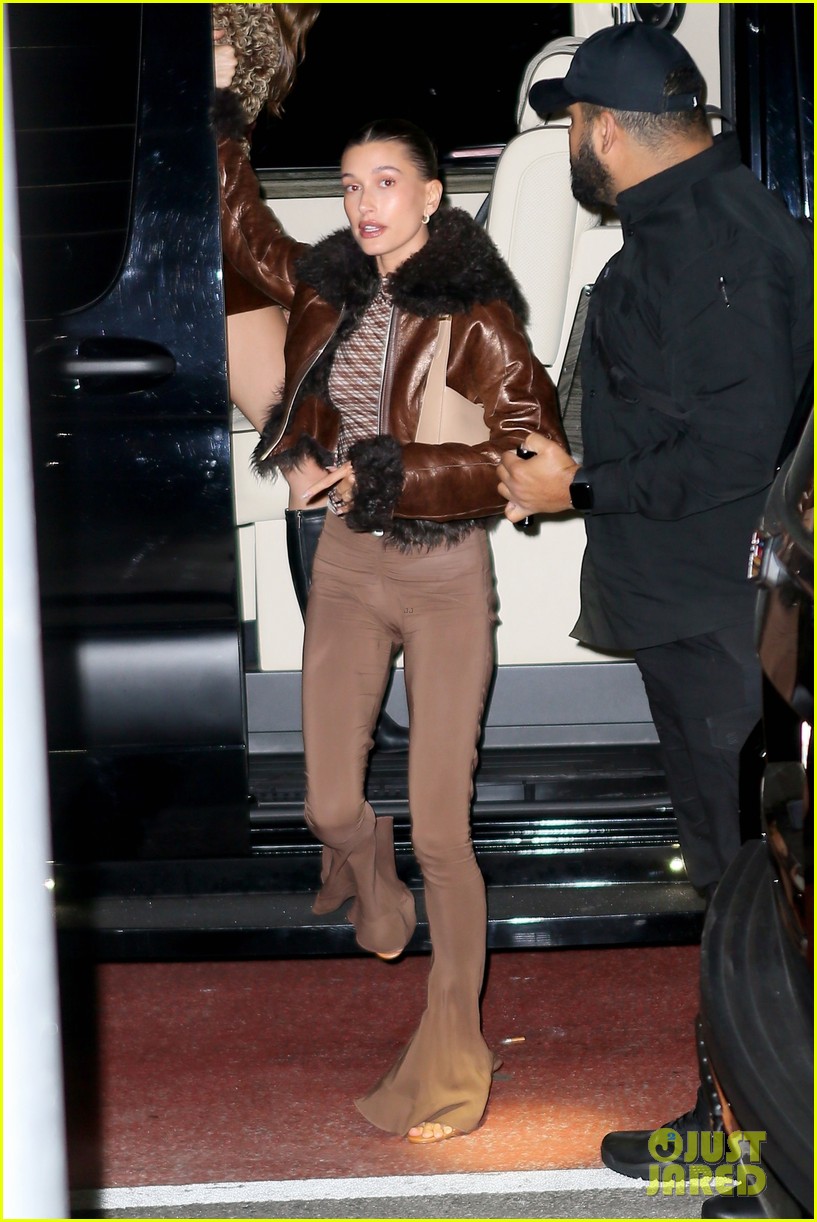 Kendall Jenner & Hailey Bieber Arrive in Style For a Pre-Met Gala Party ...