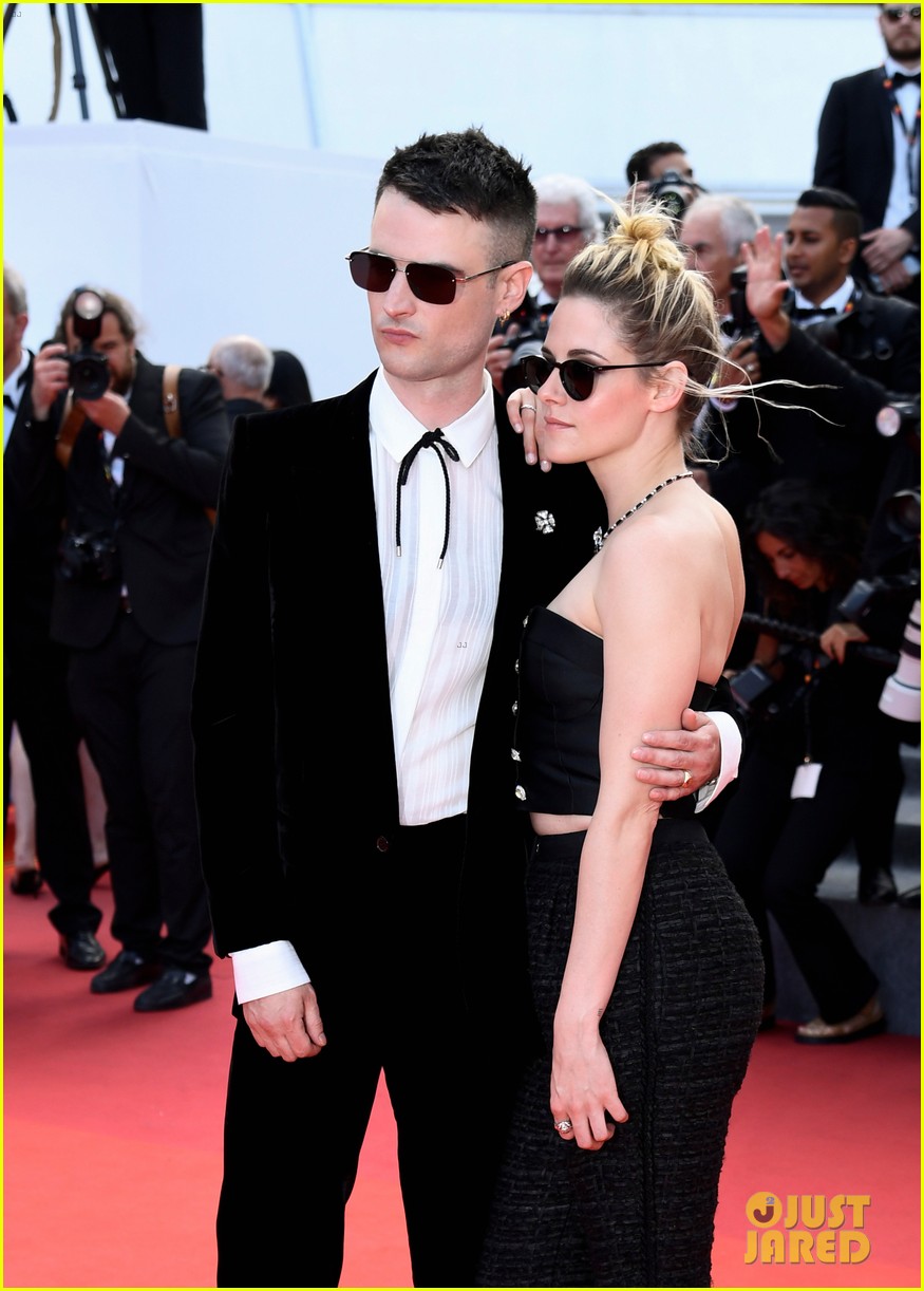 kristen stewart joins scott speedman tom sturridge at the innocent cannes screening 05