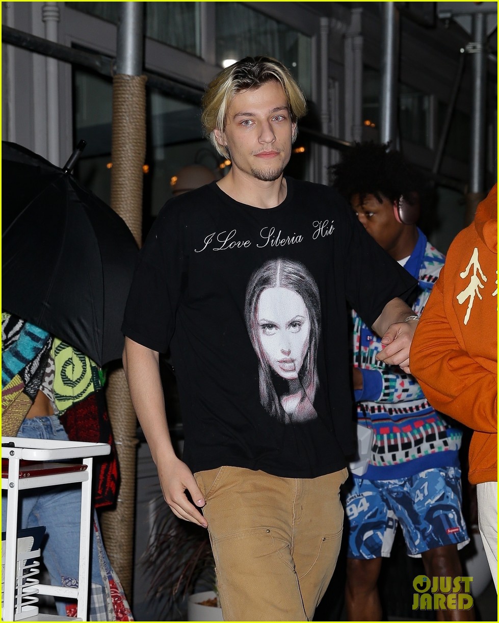 millie bobby brown jake bongiovi dinner nyc 03