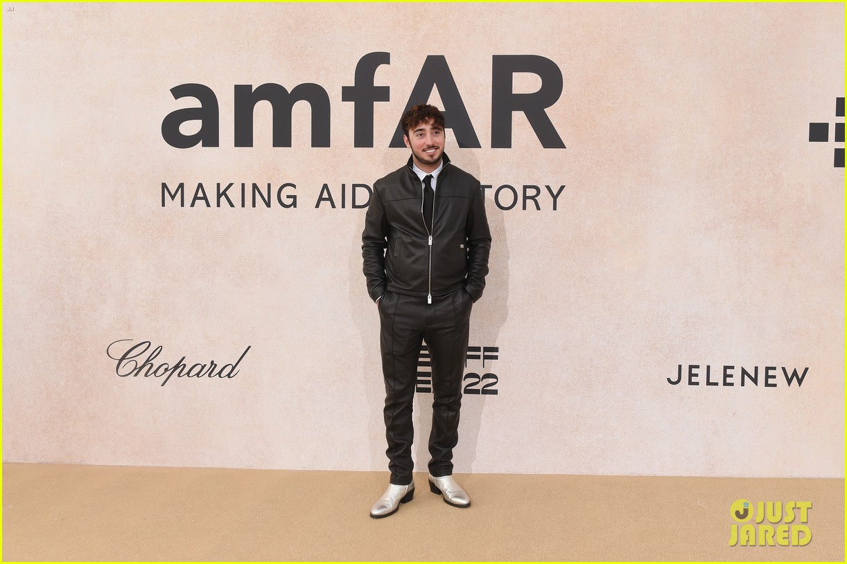 sabrina carpenter charli damelio nina dobrev among celebs at amfar gala in cannes 09