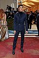 shawn mendes matches nail polish to suit at met gala 08