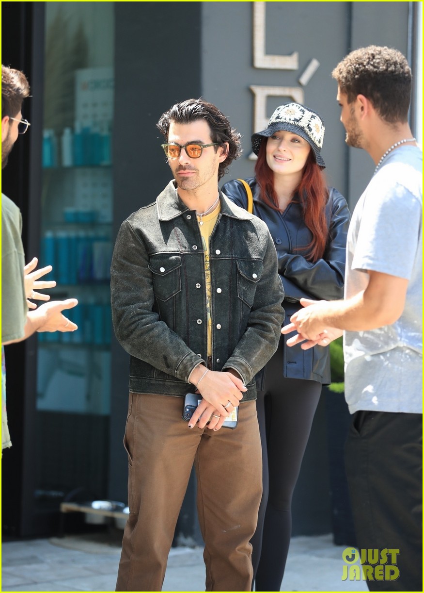 Joe Jonas & Sophie Turner Spend Some Time Together During Lunch Date in