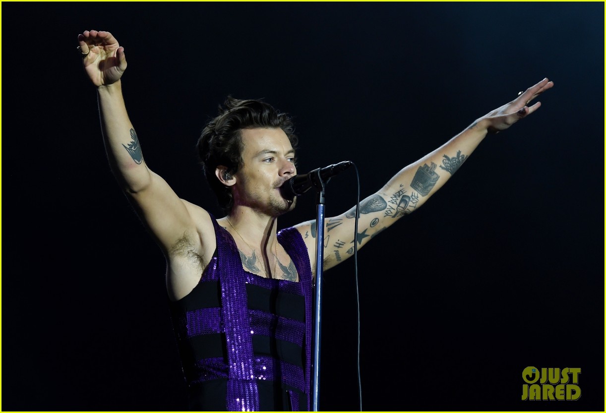 harry styles dazzles purple jumpsuit performing radio 1 big weekend 16