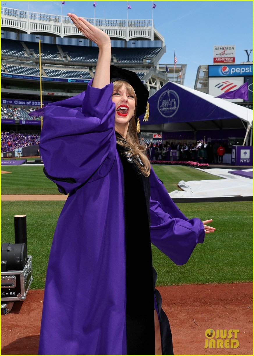 taylor swift references her songs in nyu commencement speech 03