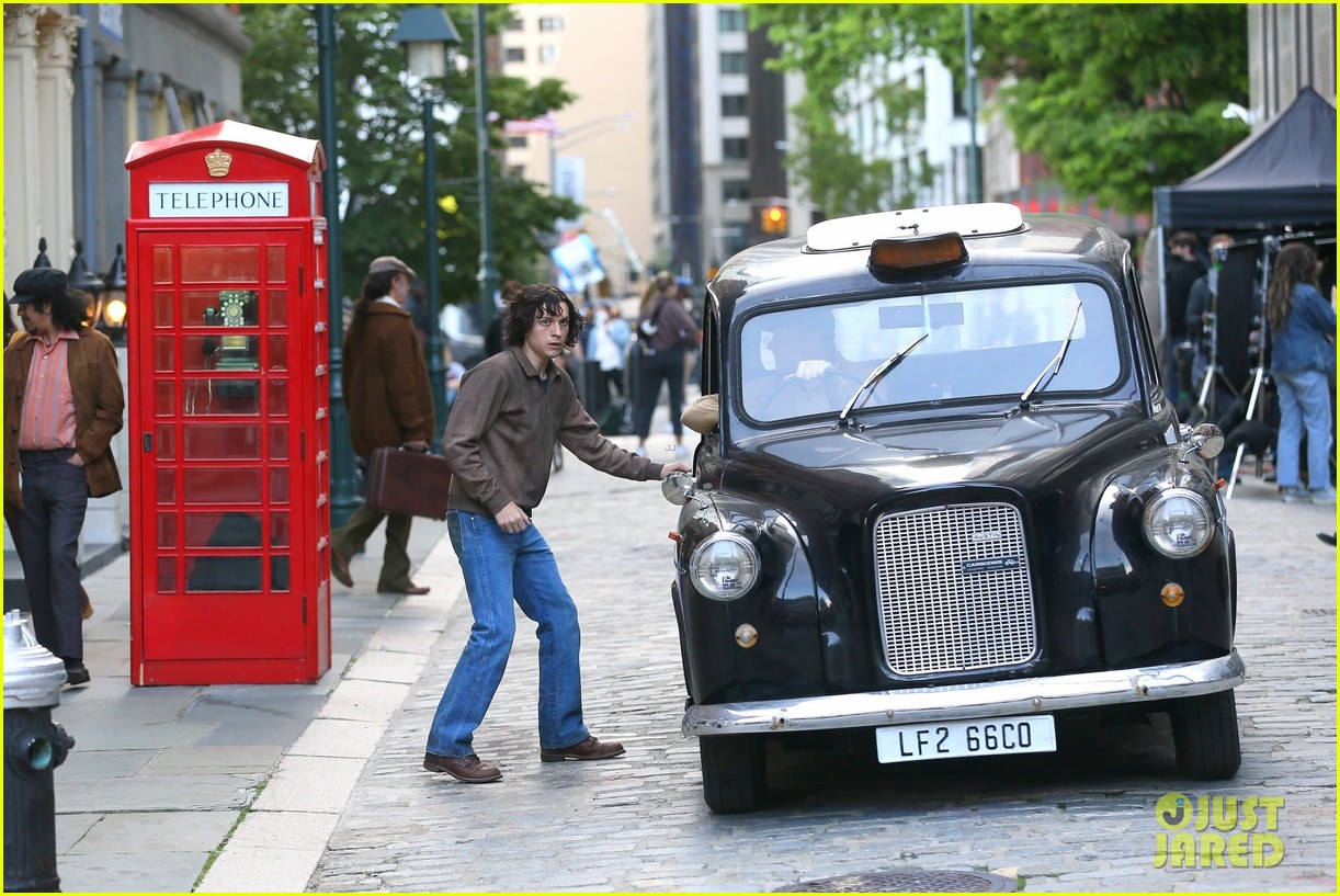 Tom Holland Hits the Streets of NYC to Film 'The Crowded Room' Photo
