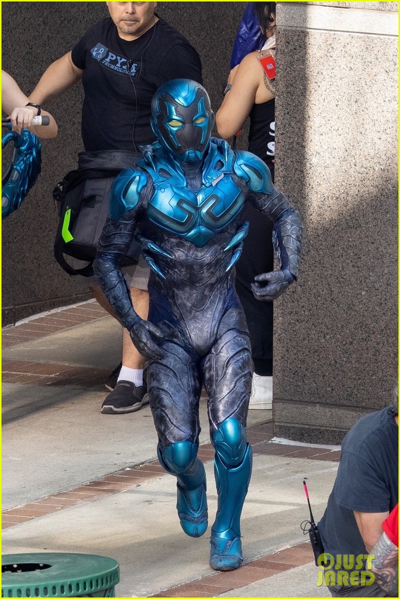 xolo mariduena gets into full costume on blue beetle set see the photos 12