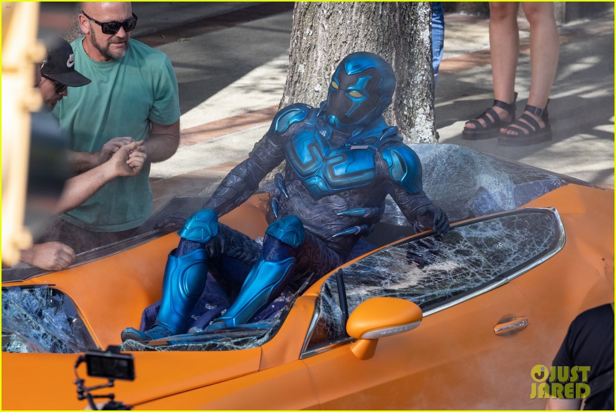 xolo mariduena gets into full costume on blue beetle set see the photos 21