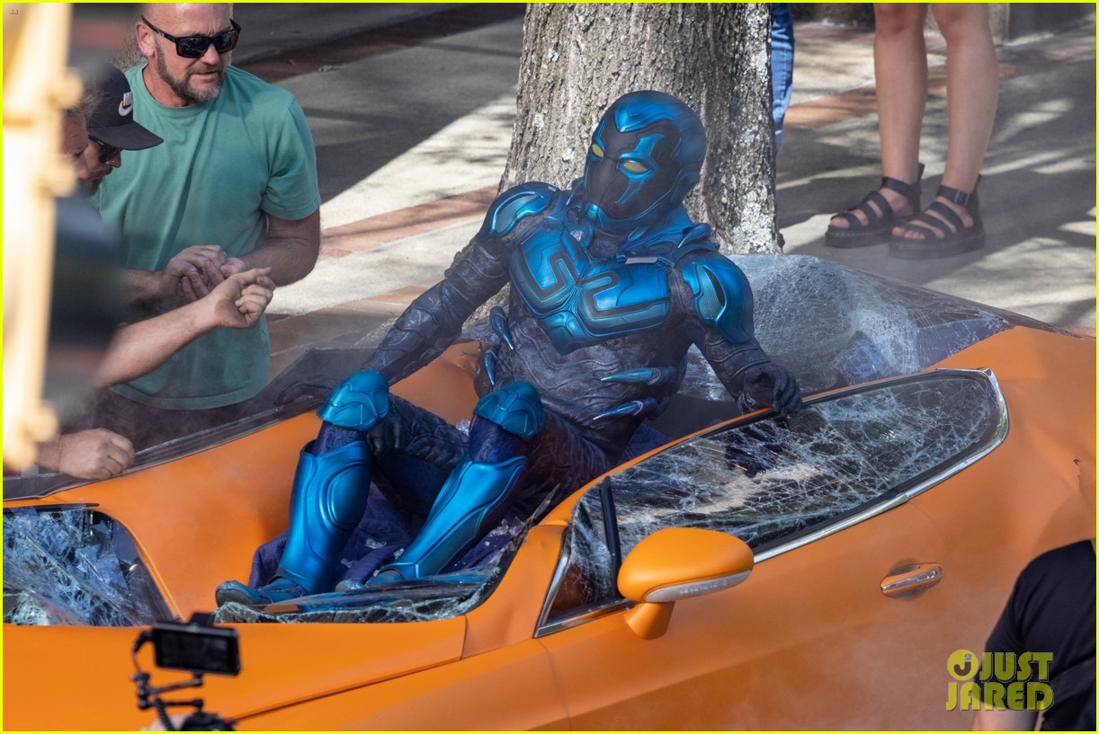 xolo mariduena gets into full costume on blue beetle set see the photos 22