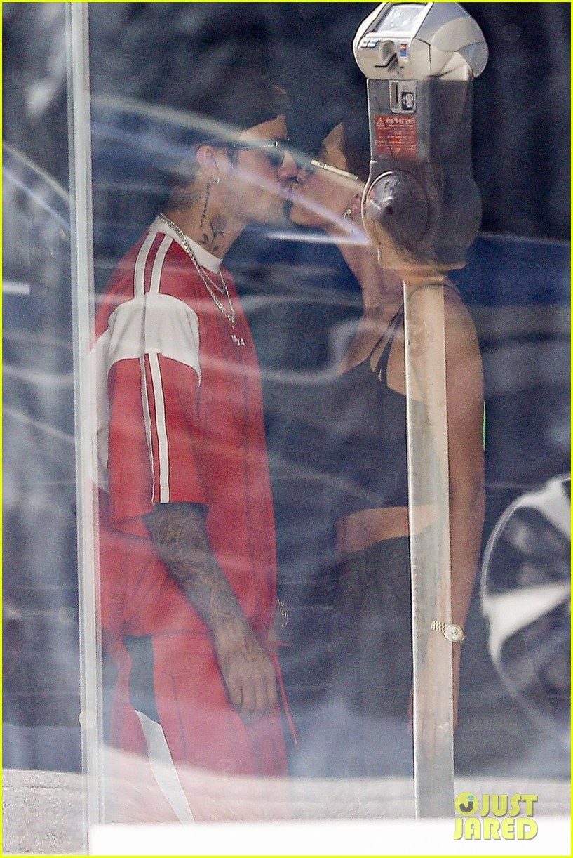 justin bieber enjoys rare outing with hailey after ramsey hunt syndrome diagnosis 25