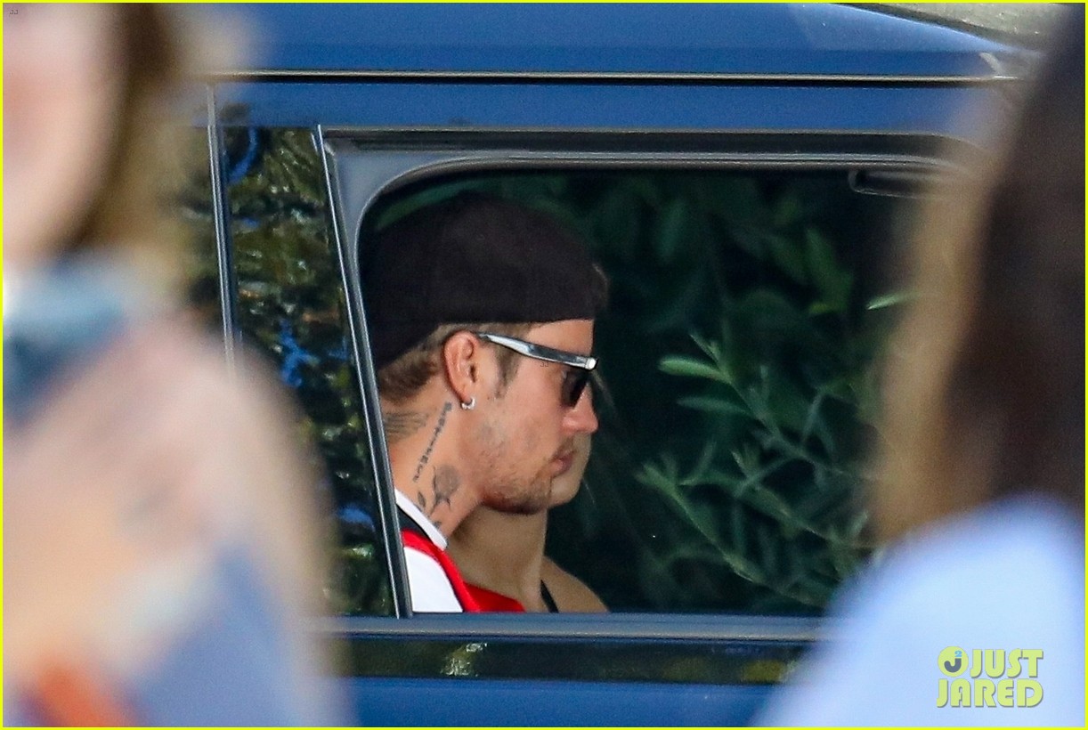 justin bieber enjoys rare outing with hailey after ramsey hunt syndrome diagnosis 61
